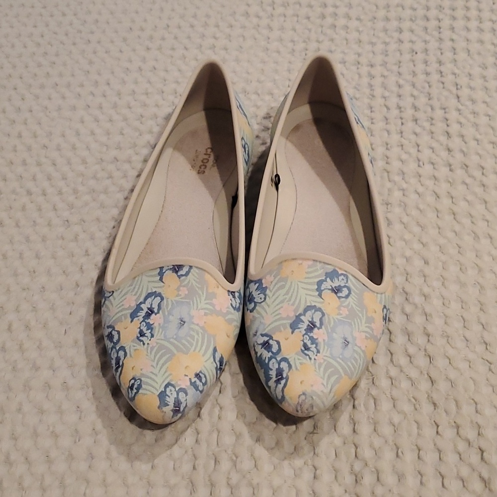 Crocs Eve multicolored floral ballet flat size 6 (#14)